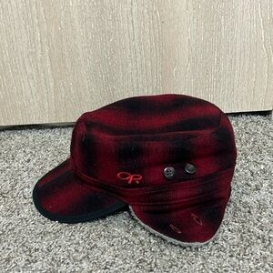 Outdoor Research Yukon Cap Red Black Plaid Hat Outdoor Winter Fleece Button XL